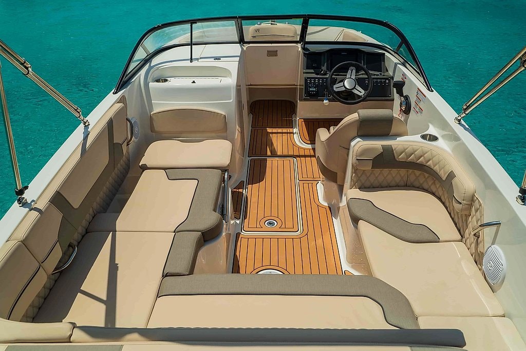Ibiza Bayliner VR6 Boat Rental with License