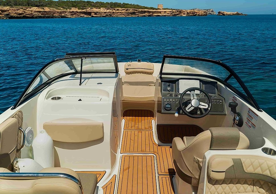 Ibiza Bayliner VR6 Boat Rental with License