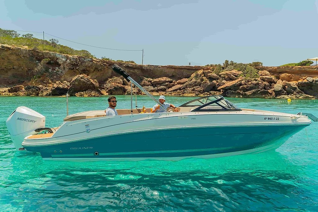 Ibiza Bayliner VR6 Boat Rental with License