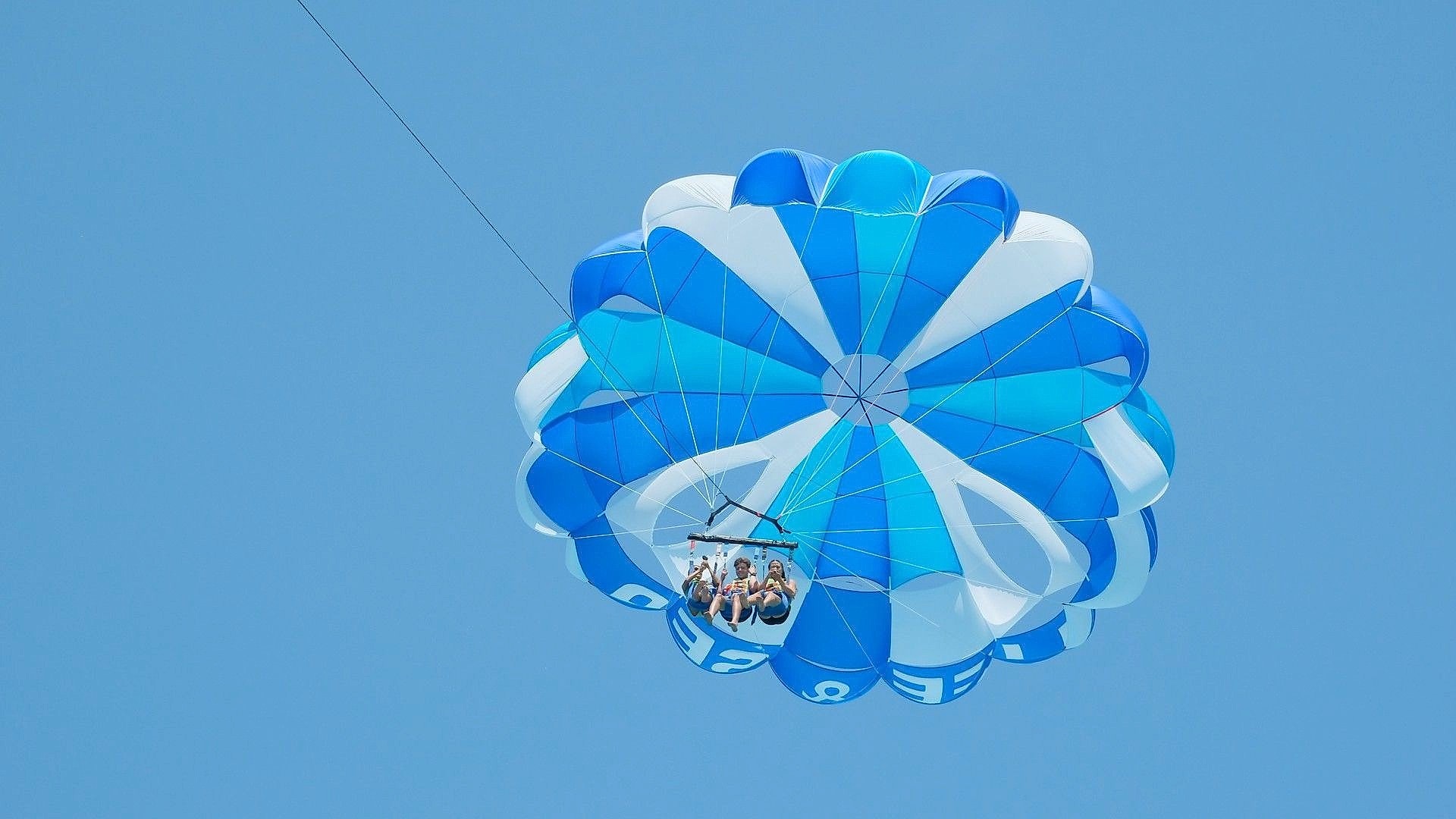 Parasailing Water Sport Experience in Mallorca