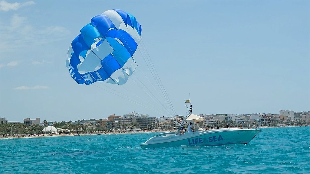 Parasailing Water Sport Experience in Mallorca