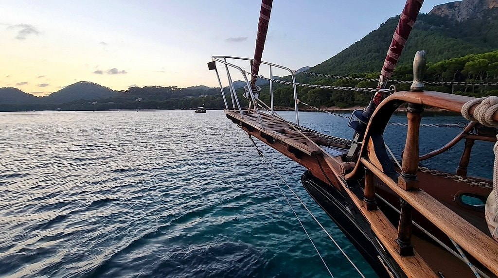 La Perla Negra Sailing Boat Charter in Mallorca
