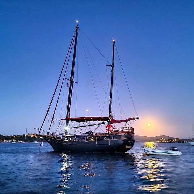La Perla Negra Sailing Boat Charter in Mallorca