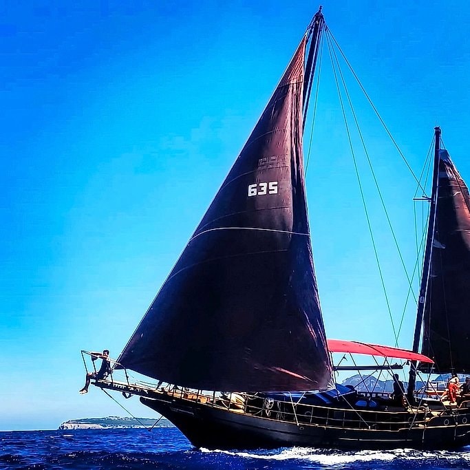 La Perla Negra Sailing Boat Charter in Mallorca