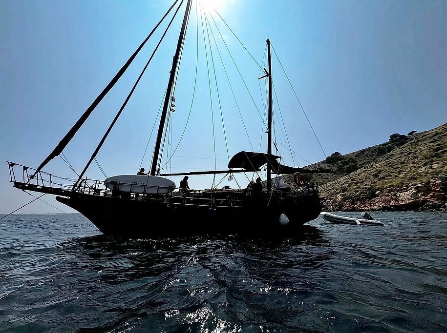 La Perla Negra Sailing Boat Charter in Mallorca