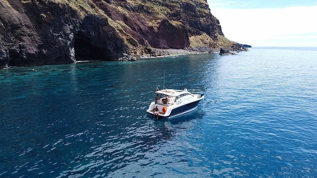 Private Jeanneau Leader 9 Yacht Experience in Madeira