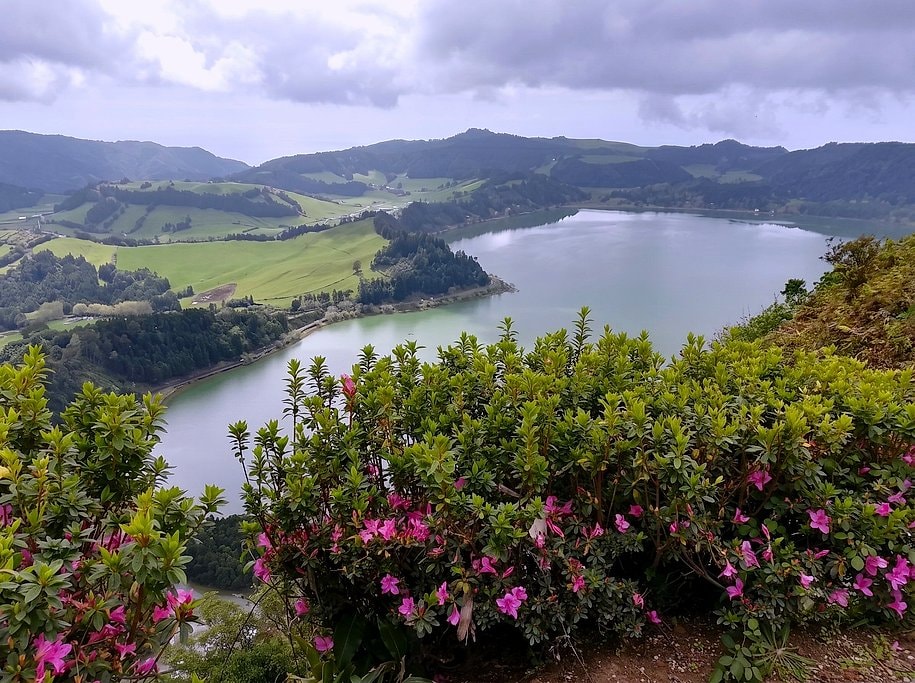 Furnas Valley Guided Van Tour