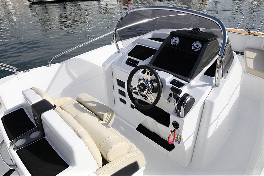 Ibiza Karnic 601 Boat Rental with License