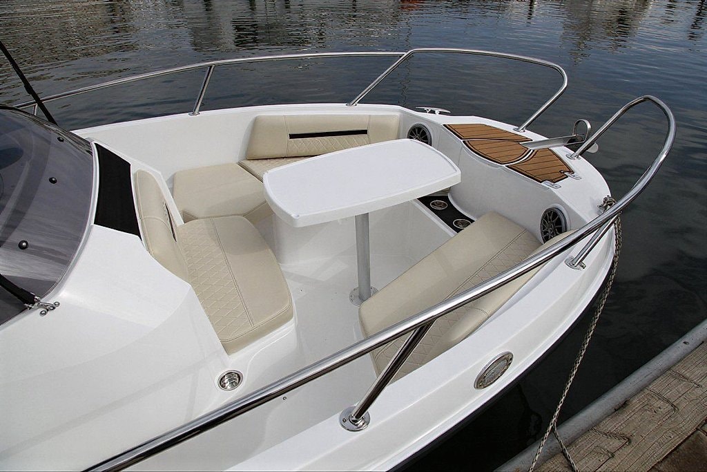 Ibiza Karnic 601 Boat Rental with License