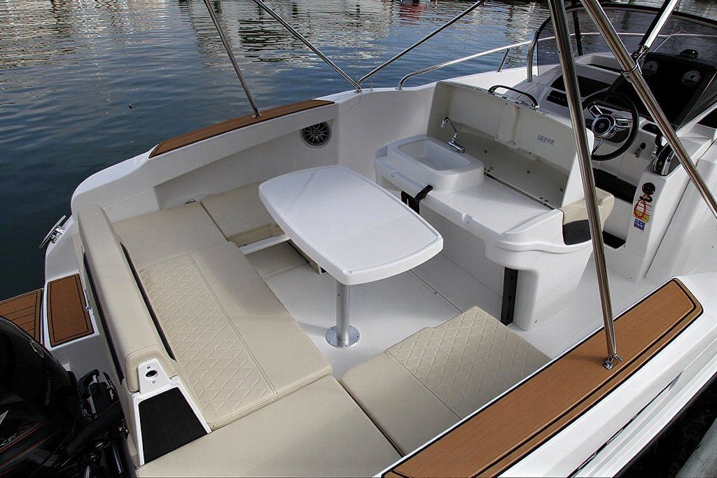 Ibiza Karnic 601 Boat Rental with License