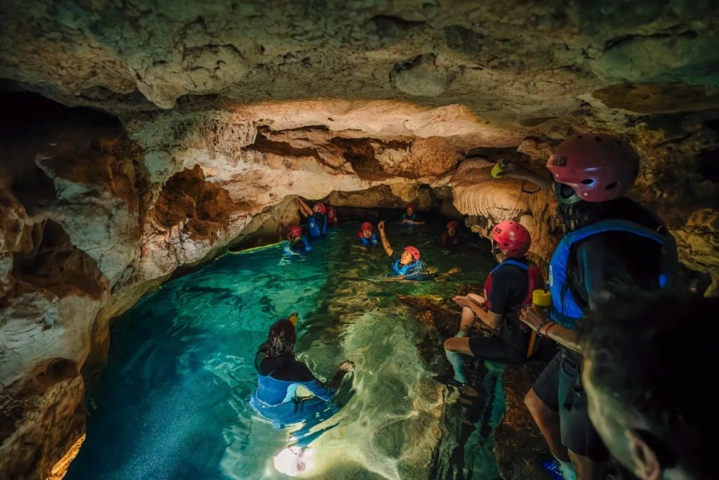 Mallorca Kayak Tours: Caves, Cliffs and Coastlines