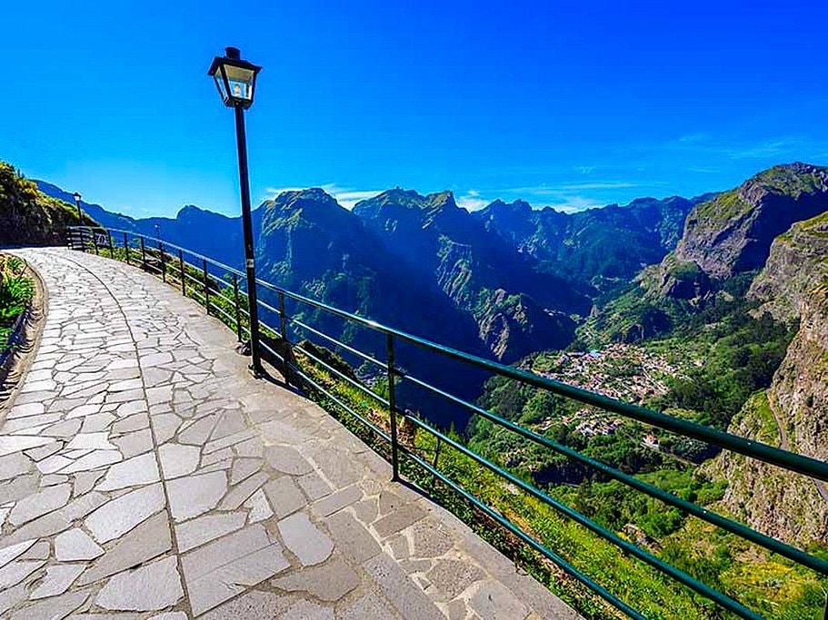 Madeira Highlights: Mountains & Nuns Valley Half-Day Tour
