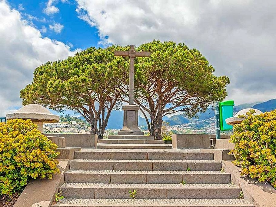 Madeira Highlights: Mountains & Nuns Valley Half-Day Tour