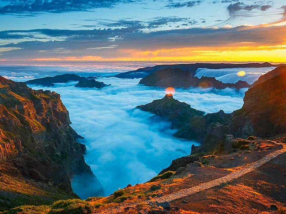 Pico do Areeiro Sunrise Hike in Madeira