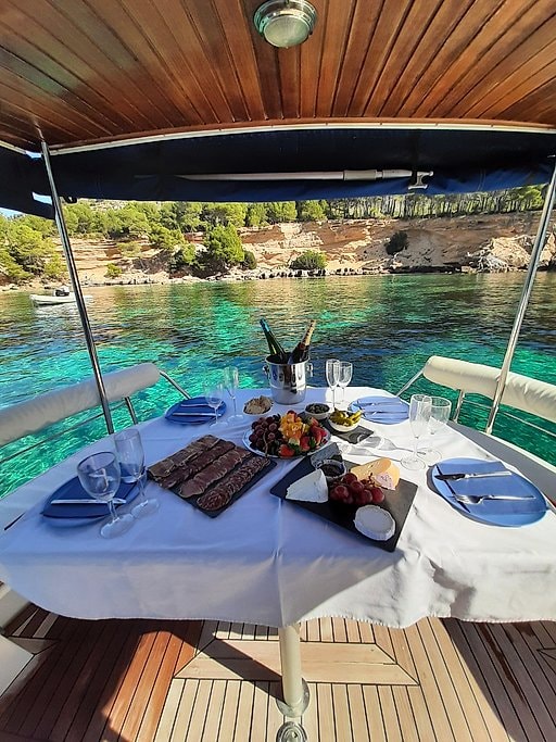 Private Tapas Boat Tour in Alcudia Bay