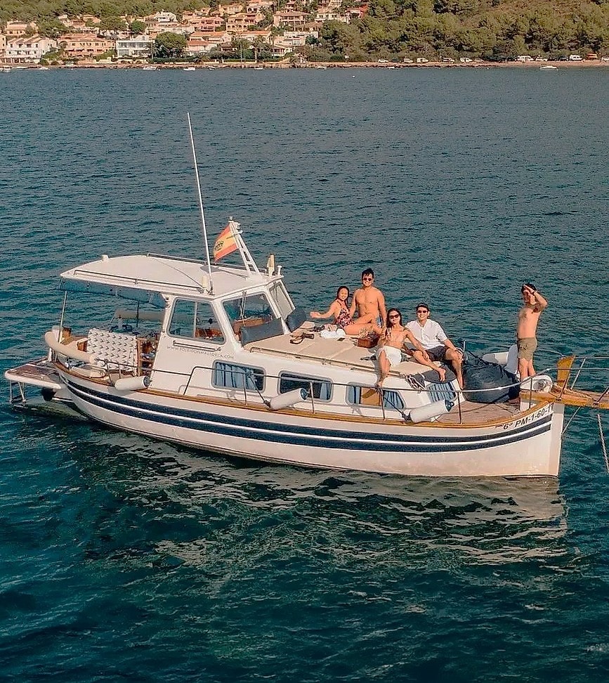 Private Tapas Boat Tour in Alcudia Bay