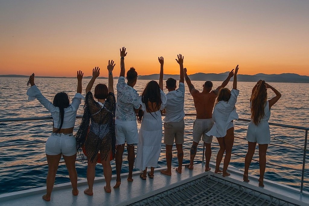 Catamaran Sunset Tour with BBQ in S'Arenal